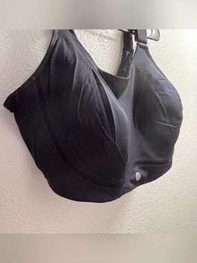 Torrid | Full-Coverage Black Sports Bra | 44DDD | Never Worn